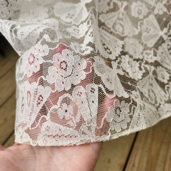 Vintage 1950s Fan Lace Wedding Gown with Beaded Illusion Neckline - Picture 10 of 15